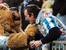 Während die Münchner „Löwen“ vom Aufstieg in die Zweite Bundesliga träumen, droht der harte ...