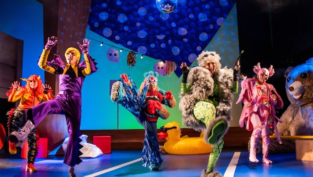 „Monster“ im Next Liberty: Simone Leski, Christoph Steiner, Helmut Pucher, Lisa Rothhardt und ...