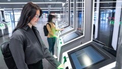 Die Hightech-Grenzkontrollen sind schon installiert: Noch im Herbst heißt es am Flughafen Wien ...