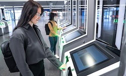 Die Hightech-Grenzkontrollen sind schon installiert: Noch im Herbst heißt es am Flughafen Wien ...
