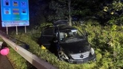 Die Feuerwehr Zederhaus barg das Wrack an der Autobahn