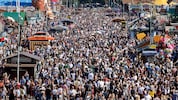 Am Samstag schilderten Wiesn-Besucher Angst und Panik – verursacht durch die offenbar unklare ...