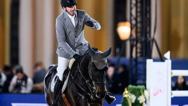 Philipp Weishaupt (GER) siegte mit „Kilmister“ im Großen Preis vor dem Schloss Schönbrunn.