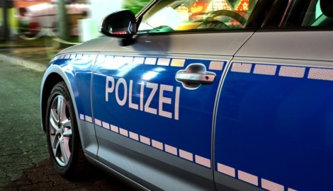 Bislang liegen den Beamten keine Hinweise vor, ob versucht wurde, den in Klebeband ...