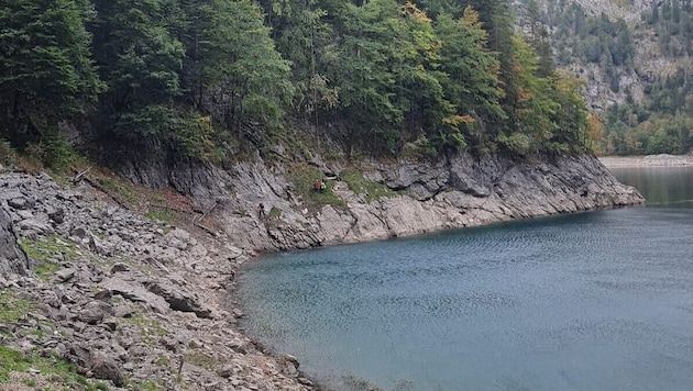 Ein Ersthelfer holte die Verletzte aus dem Wasser.
