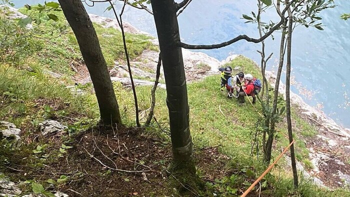Die zwei anderen Touristinnen wurden abgeseilt.