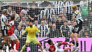 Nick Woltemade (re.) kickt nicht beim FC Bayern, sondern bei Newcastle. Am Sonntag traf er bei ...