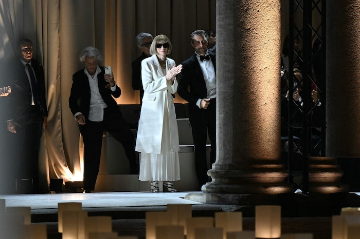 Auch Anna Wintour zollte Armani ein letztes Mal Tribut.