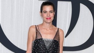 Charlotte Casiraghi war in Paris ein absoluter Hingucker.