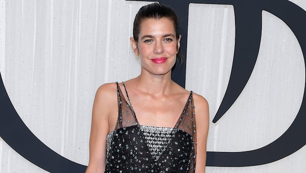 Charlotte Casiraghi war in Paris ein absoluter Hingucker.