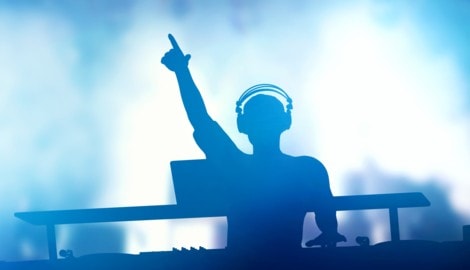 Mitglieder der Freiheitlichen Jugend haben in Gosau „Deutschland den Deutschen, Ausländer raus!“ ...