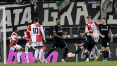 Einer der besonderen Kiteishvili-Momente (o.): Das Europa-League-Tor gegen Feyenoord 2022.