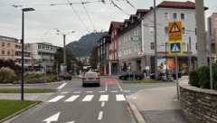Auf der Eder-Kreuzung wurde unlängst eine junge Radfahrerin von einem Lkw übersehen und tödlich ...