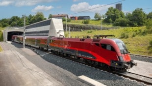 In wenigen Tagen fahren die ersten Personenzüge durch den Koralmtunnel. 