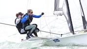Rosa Donner (li.) und Marion LaFrance-Berger greifen bei der Kieler Woche wieder ins ...