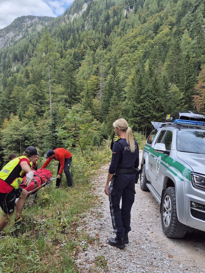 Bergretter, Polizei, Notarztteam und C11-Crew standen im Einsatz.