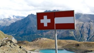 Vorarlberg grenzt an die Schweiz. Einst gab es Bestrebungen, Vorarlberg in die Schweiz ...