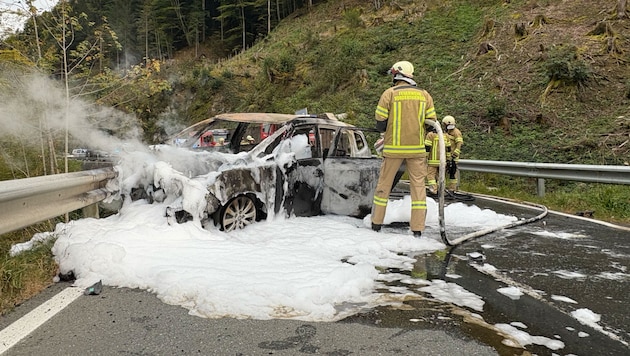 Das Auto des 77-Jährigen brannte komplett aus.