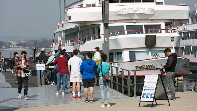 Die Feuerwehren mussten zum Bregenzer Hafen ausrücken (Symbolbild).