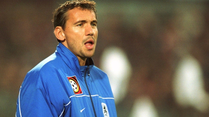 Peter Pacult im Jahre 2001 als Trainer von 1860 München.