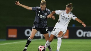 Laura Freigang (li.) kickt bei Eintracht Frankfurt.
