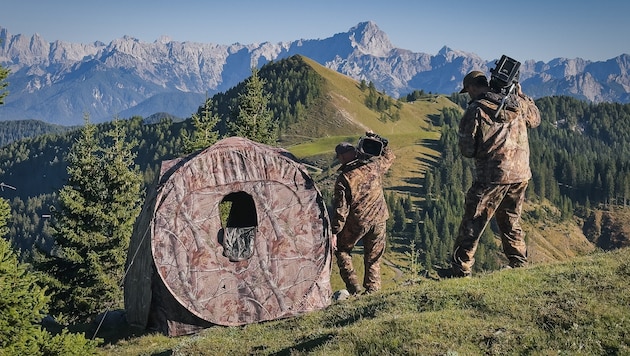 Stundenlanges Ausharren im Zelt, dann geht‘s mit der Kamera los.