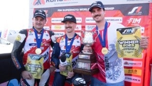 Lukas Höllbacher (M.), Bernhard Hitzenberger (l.) und Andreas Buschberger sind Weltmeister.