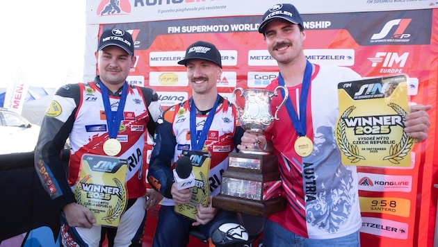 Lukas Höllbacher (M.), Bernhard Hitzenberger (l.) und Andreas Buschberger sind Weltmeister.