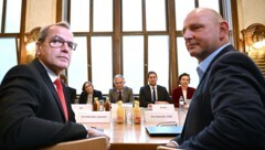 Younion-Vorsitzender Christian Meidlinger (li.) und GÖD-Vorsitzender Eckehard Quinn  