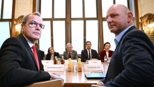 Younion-Vorsitzender Christian Meidlinger (li.) und GÖD-Vorsitzender Eckehard Quinn  