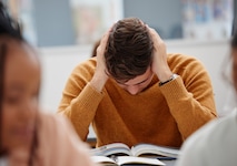 Für viele bedeutet der Unterricht nur noch Stress und Überforderung – künftig sollen jene ...