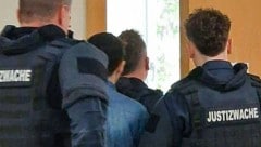 Der Angeklagte war bis April dieses Jahres mit der islamistischen Terrororganisation IS ...