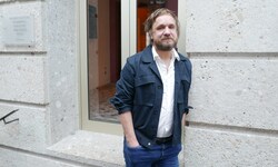 David Bösch ist durch und durch ein „Theatermensch“. Sein Ensemble bezeichnet er als „wichtigen ...
