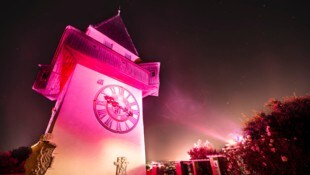 Der Uhrturm erstrahlt von 1. bis 9. Oktober ganz in Pink.