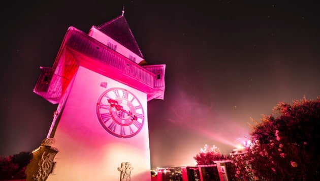 Der Uhrturm erstrahlt von 1. bis 9. Oktober ganz in Pink.