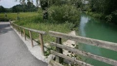 Am Almkanal kam es zu einem Unfall mit einer Radfahrerin. 