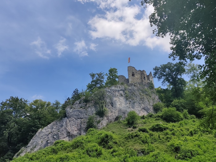 Alte Gemäuer laden zum Entdecken ein.
