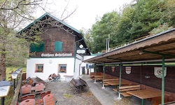 Verwaister Gastgarten, verwaiste Gaststuben – so sieht es derzeit beim Ausflugsziel aus.