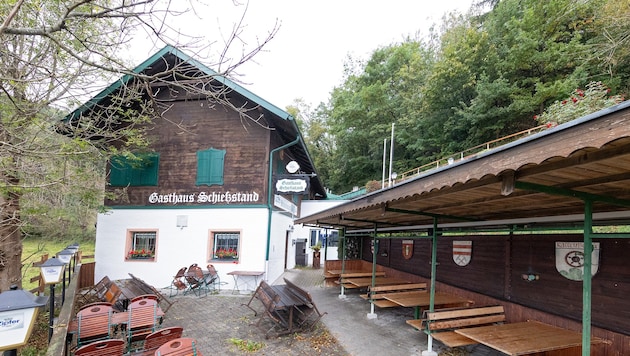 Verwaister Gastgarten, verwaiste Gaststuben – so sieht es derzeit beim Ausflugsziel aus.