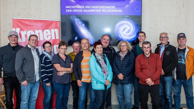 Unsere Gewinner mit dem Team der Sternwarte Martinsberg beim galaktisch-virtuellen Abend.