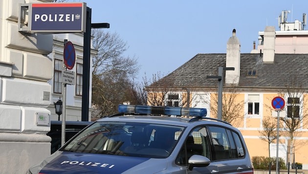 Der 36-Jährige wurde bei einer Polizeiinspektion vorstellig – betrunken und unter ...