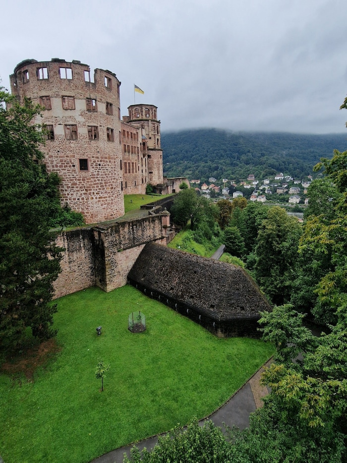 Blick auf einen Teil der Schlossruine