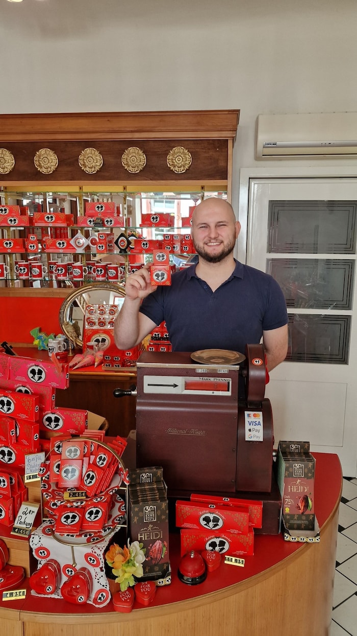 Schoko-Spezialität: Student Moritz mit dem „Heidelberger Studentenkuß“.