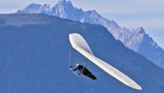 Am Samstag sah man in Tirol viele Paragleiter und Drachenflieger am Himmel. Für einen ...