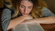 Am Weltfrauentag stellen wir Bücher von und für Frauen vor.