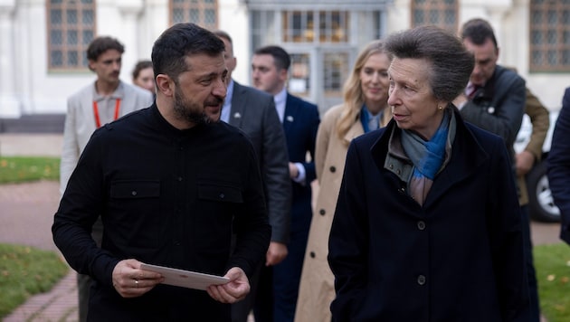 Prinzessin Anne besuchte überraschend die Ukraine und traf sich mit Präsident Wolodymyr ...