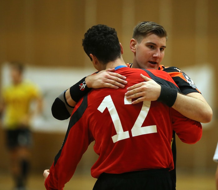 Lang, lang ist‘s her: Schweighofer und Eichberger vor 13 Jahren im ÖHB-Cup gegen Bregenz. Die ...