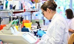 Die Unis warnen, dass Wissenschaftler-Jobs später oder gar nicht mehr nachbesetzt werden ...