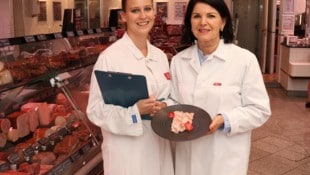 Qualitätsmanagerin Irene Wagner und Eigentümerin Irmtraud Moser.