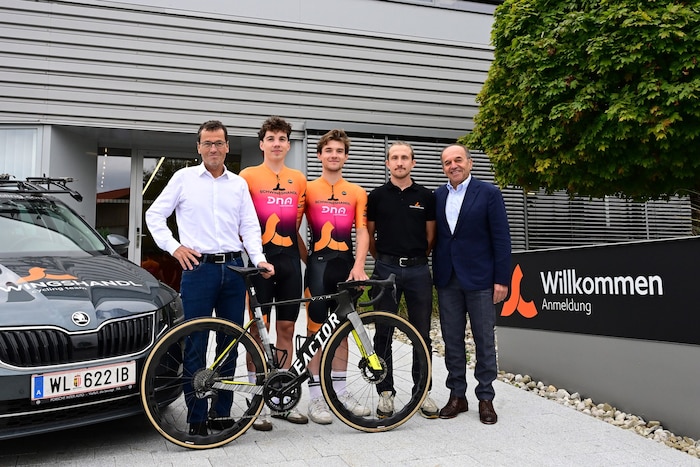 Thomas Schwingshandl, Filip Lepka, Adrian Stieger, Raphael Hammerschmid und OÖ-Boss Paul Resch ...
